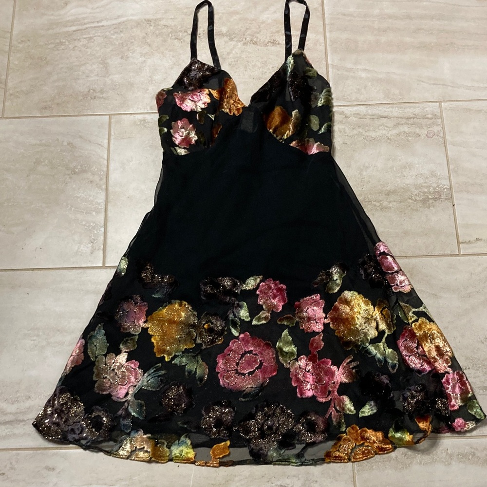 Victoria’s Secret Burnout Velvet Floral Slip Dress Nightgown Lingerie Black M